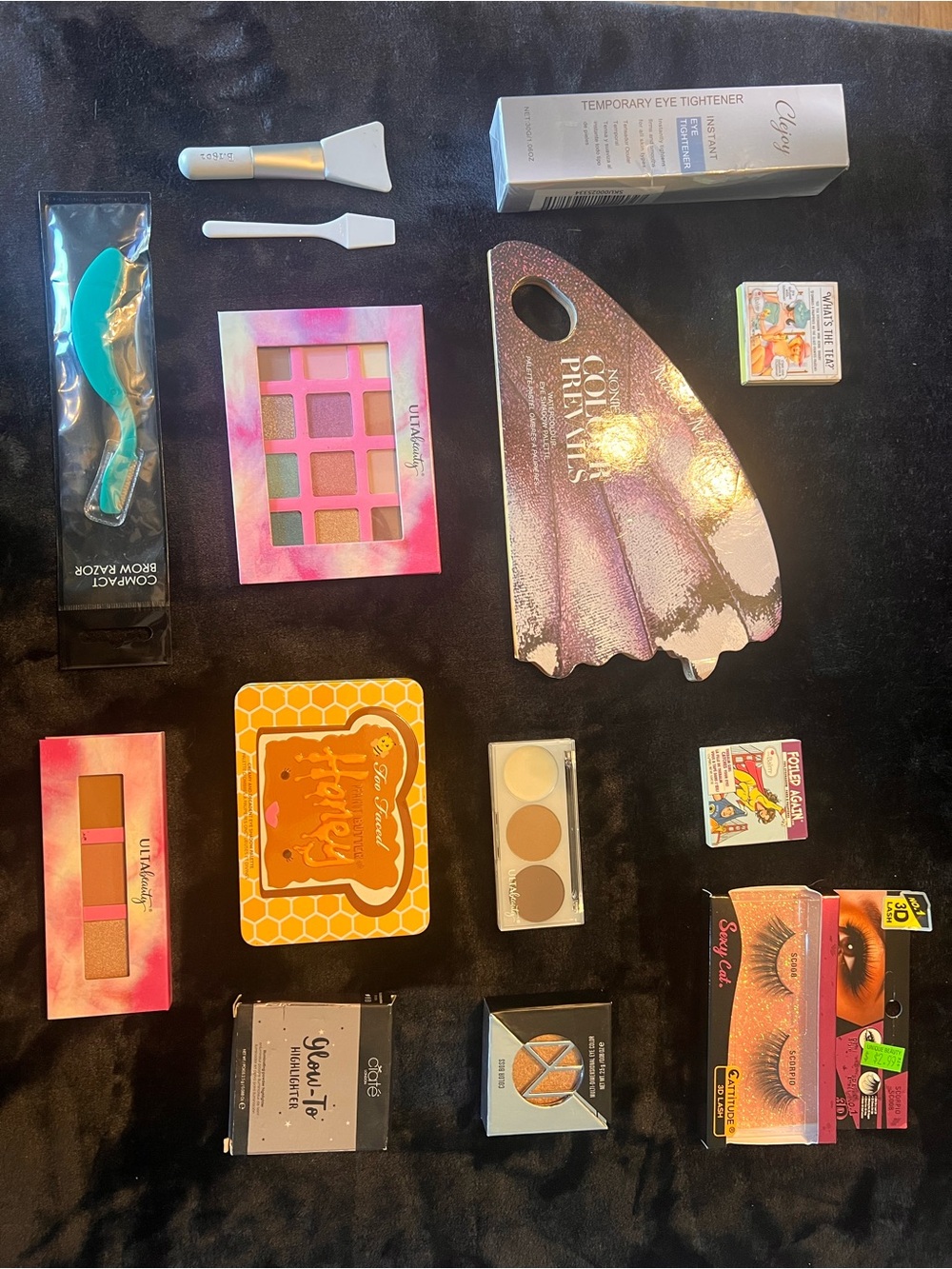 Eye shadow, Brows, and Face Make-Up Bundle